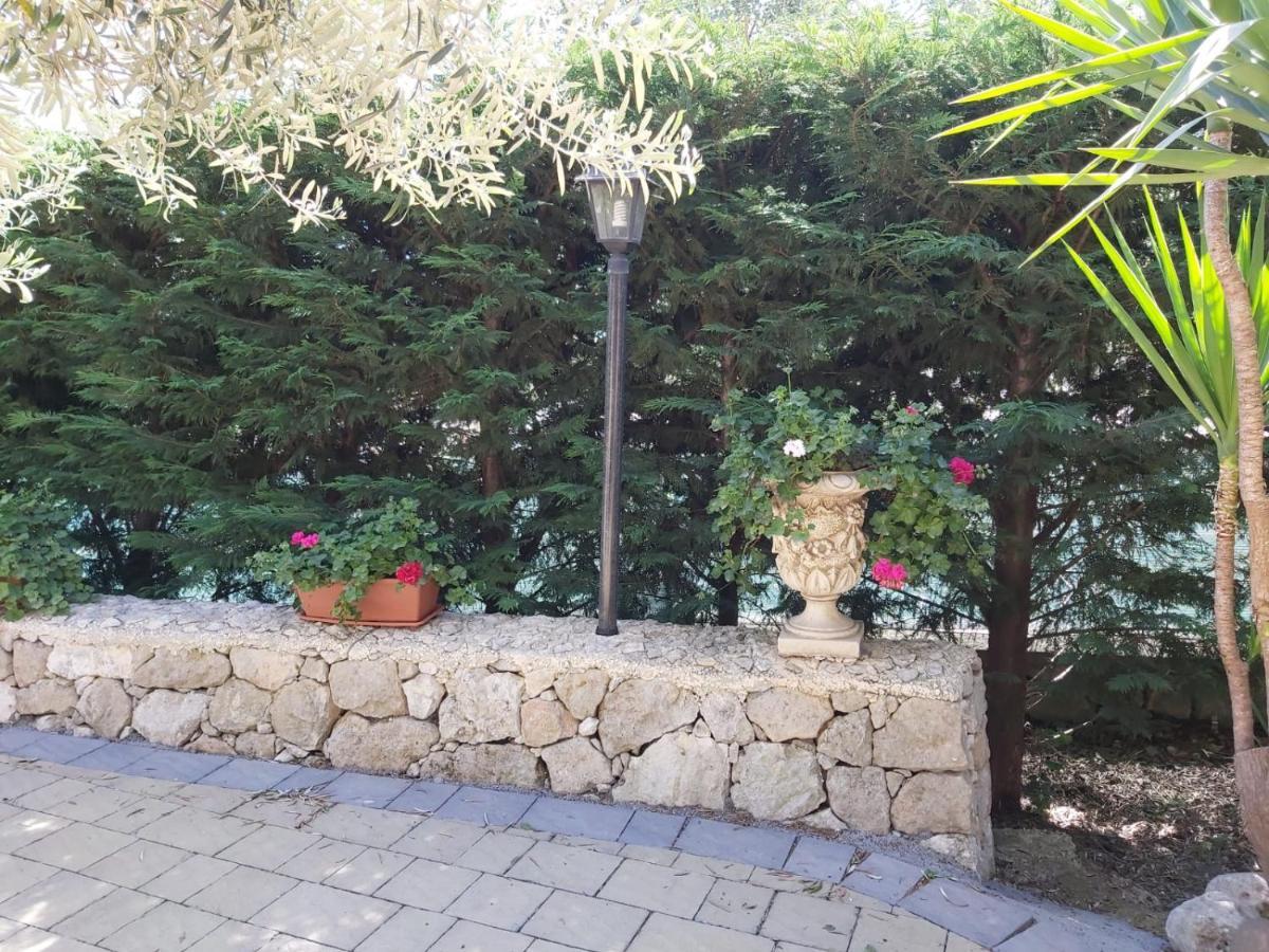 Climiti Holiday House Solarino ภายนอก รูปภาพ